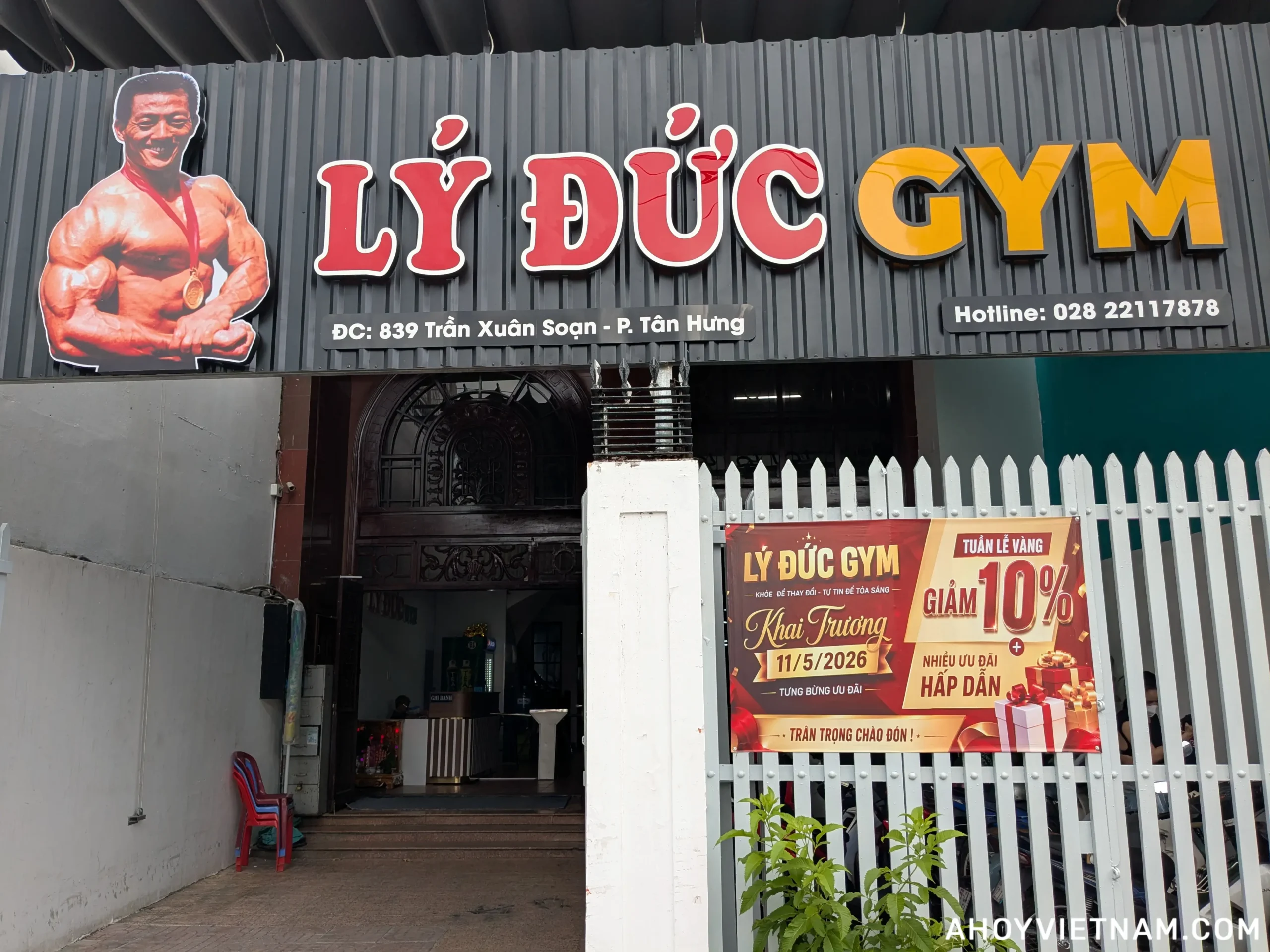 The entrance to Ly Duc Gym in District 7, Ho Chi Minh City