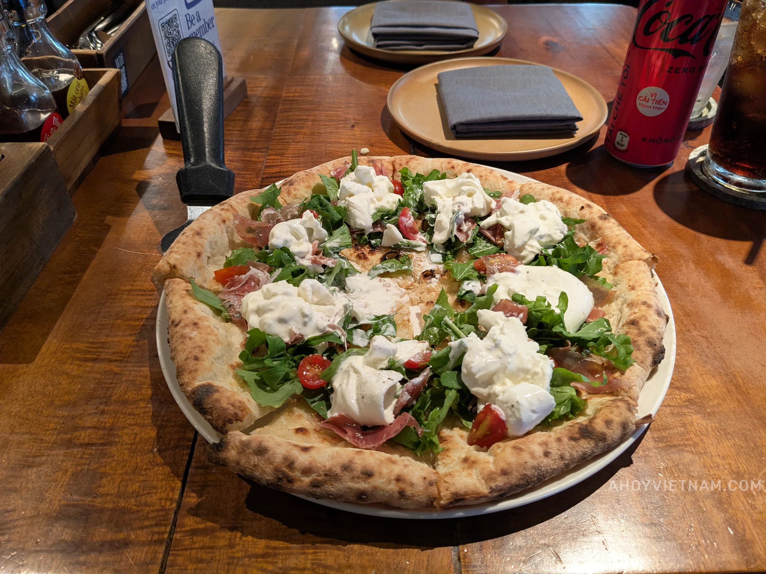 Pizza with burrata cheese at Pizza 4P's in Ho Chi Minh City