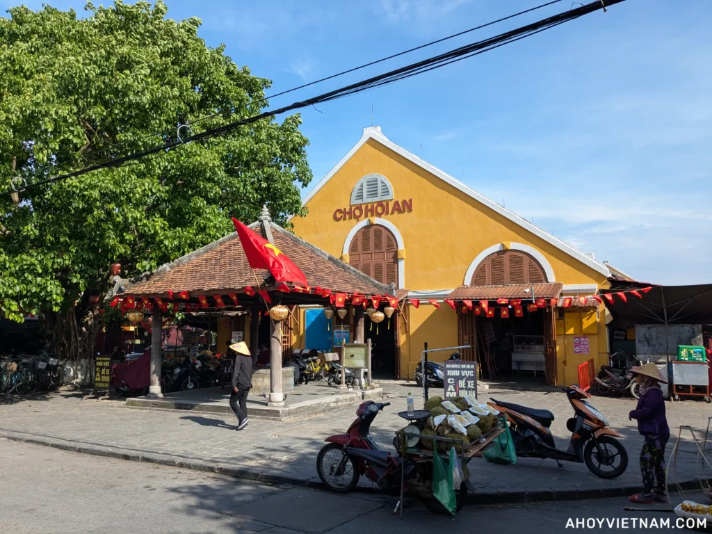 Locals outside Hoi An Market in Old Town