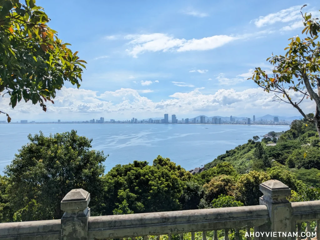 Viewing the coastline of Da Nang from the Linh Ung Pagoda