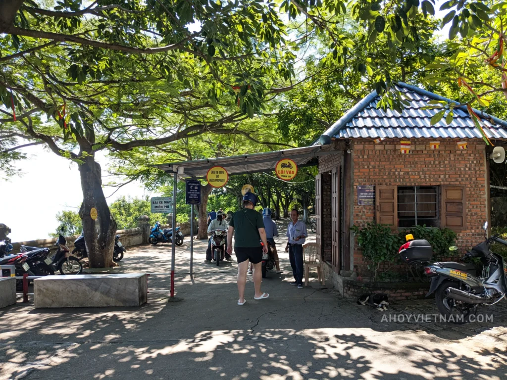 The scooter parking lot at Lady Buddha in Da Nang