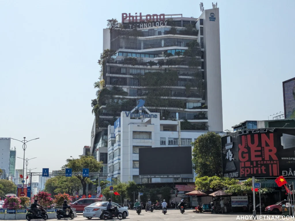 The Phi Long Technology building on Nguyen Van Linh Street in Da Nang, Vietnam.